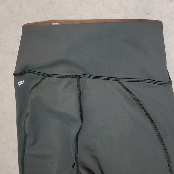 Fabletics High Waisted Powerhold shorts size small NWT - Picture 4 of 5